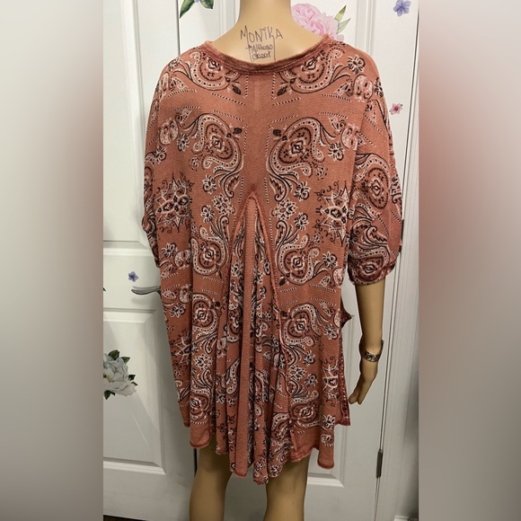 Free People Pink Paisley Top - Picture 9 of 9